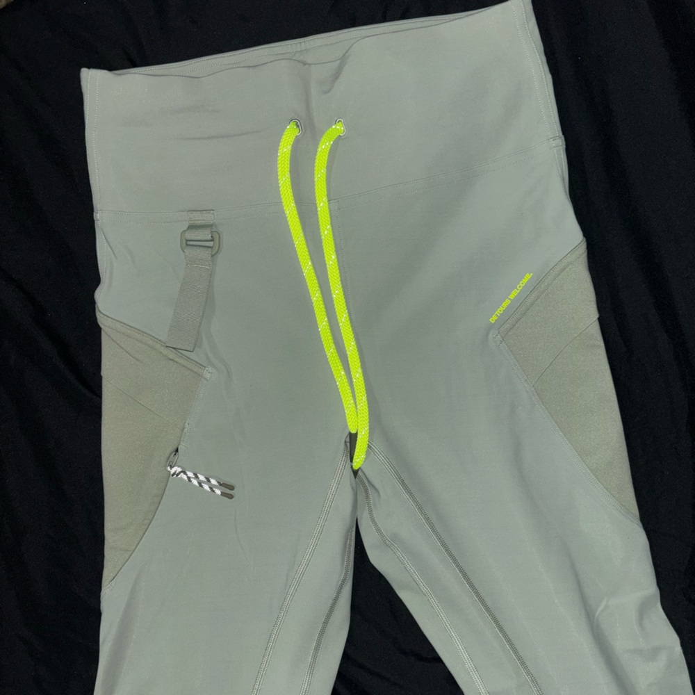 Lululemon cargo hiking leggings